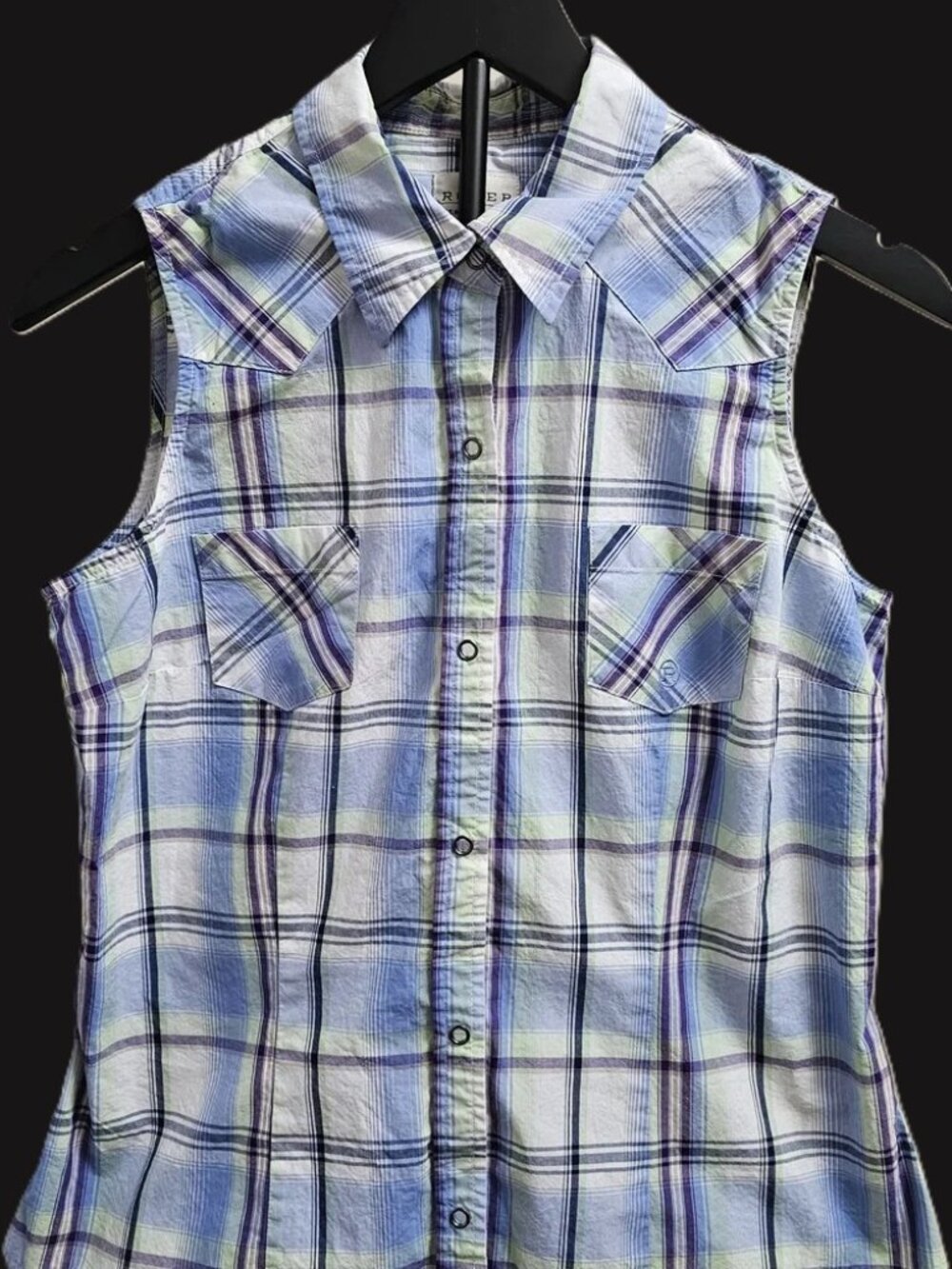 Roper fitted sleeveless top size med
